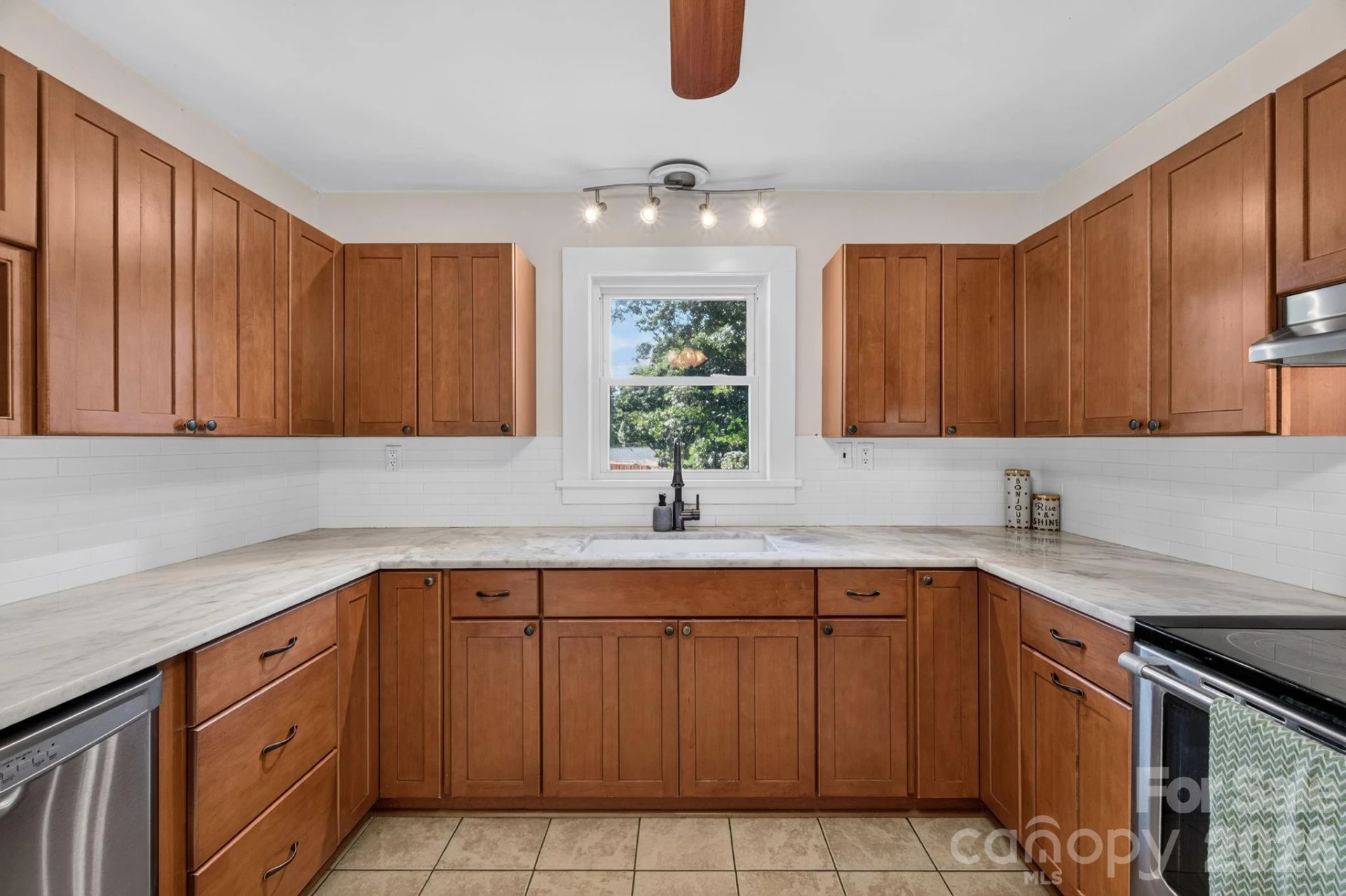 780 Jupiter Road - Photo 15