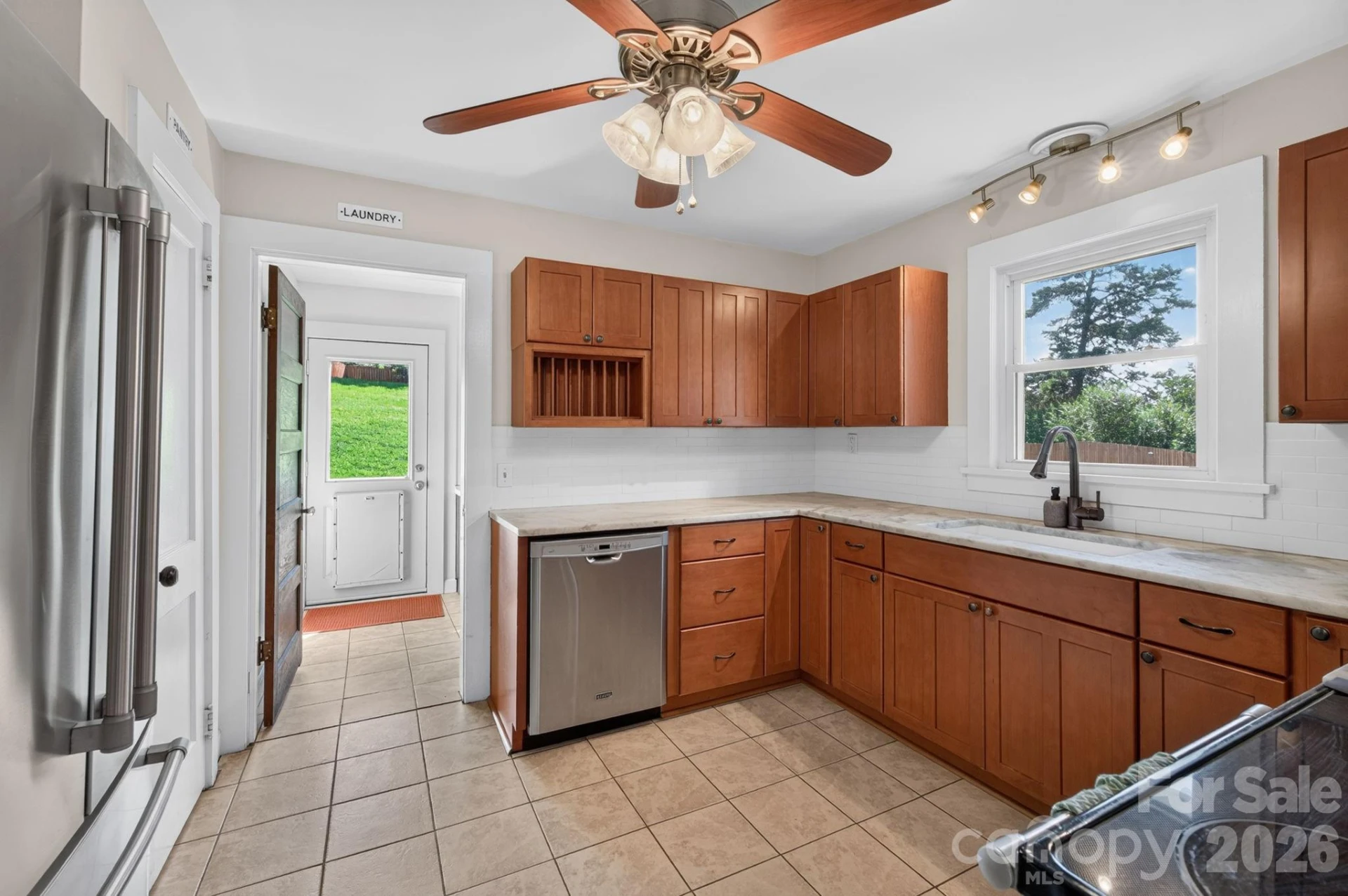 780 Jupiter Road - Photo 19