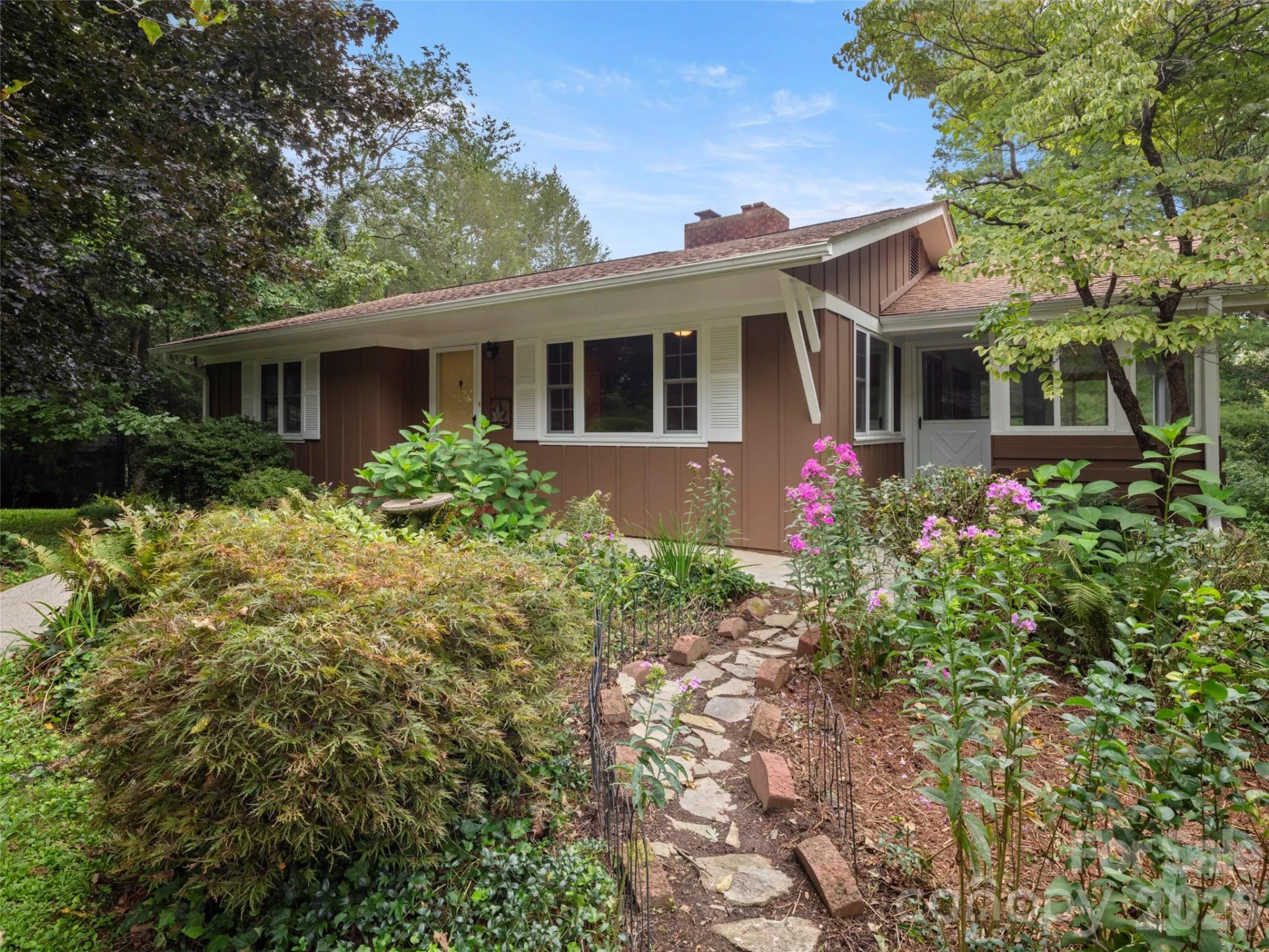 209 White Pine Drive - Photo 4