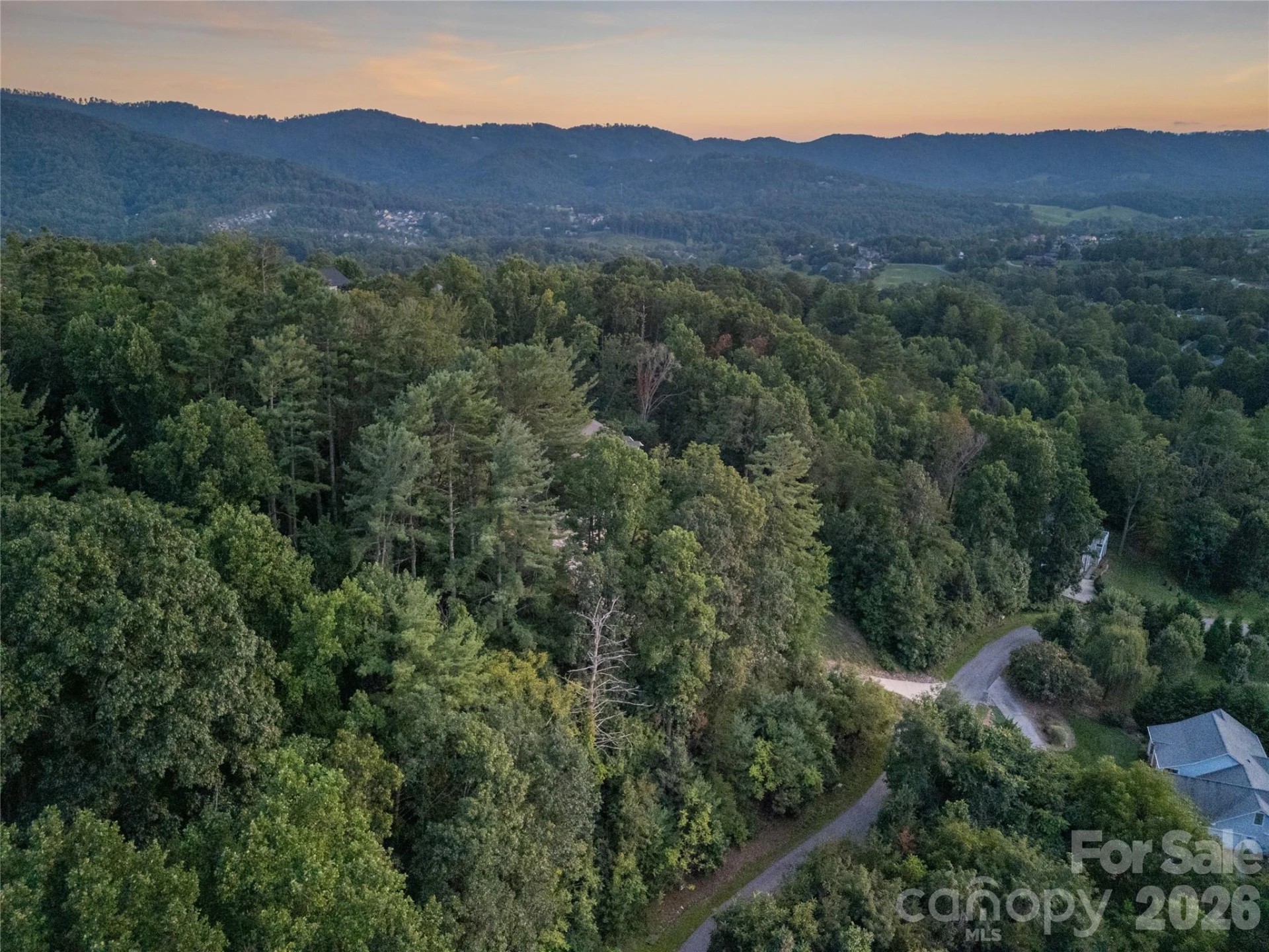 70 Hawtree Court - Photo 14