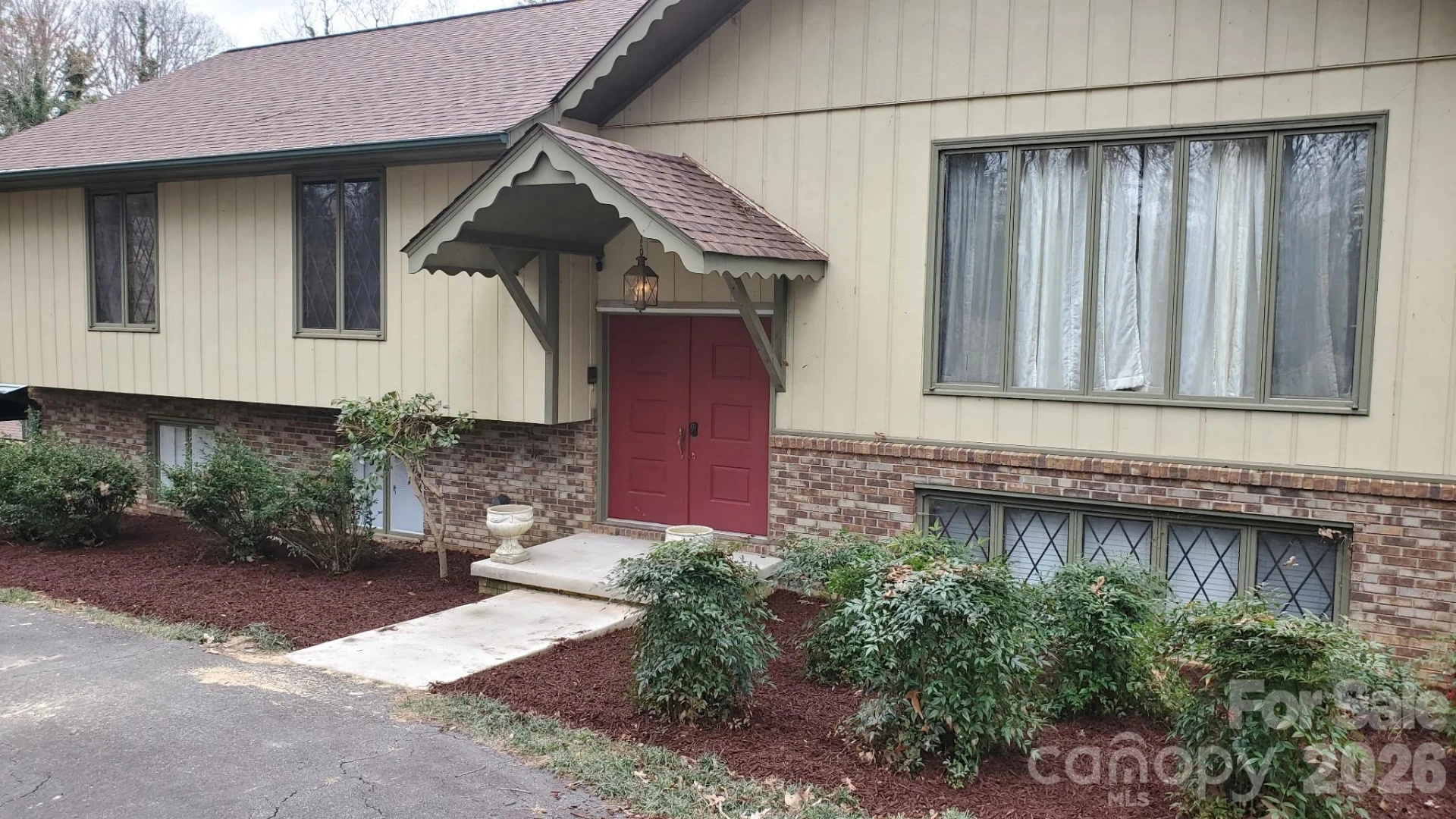 200 Woodland Circle - Photo 2