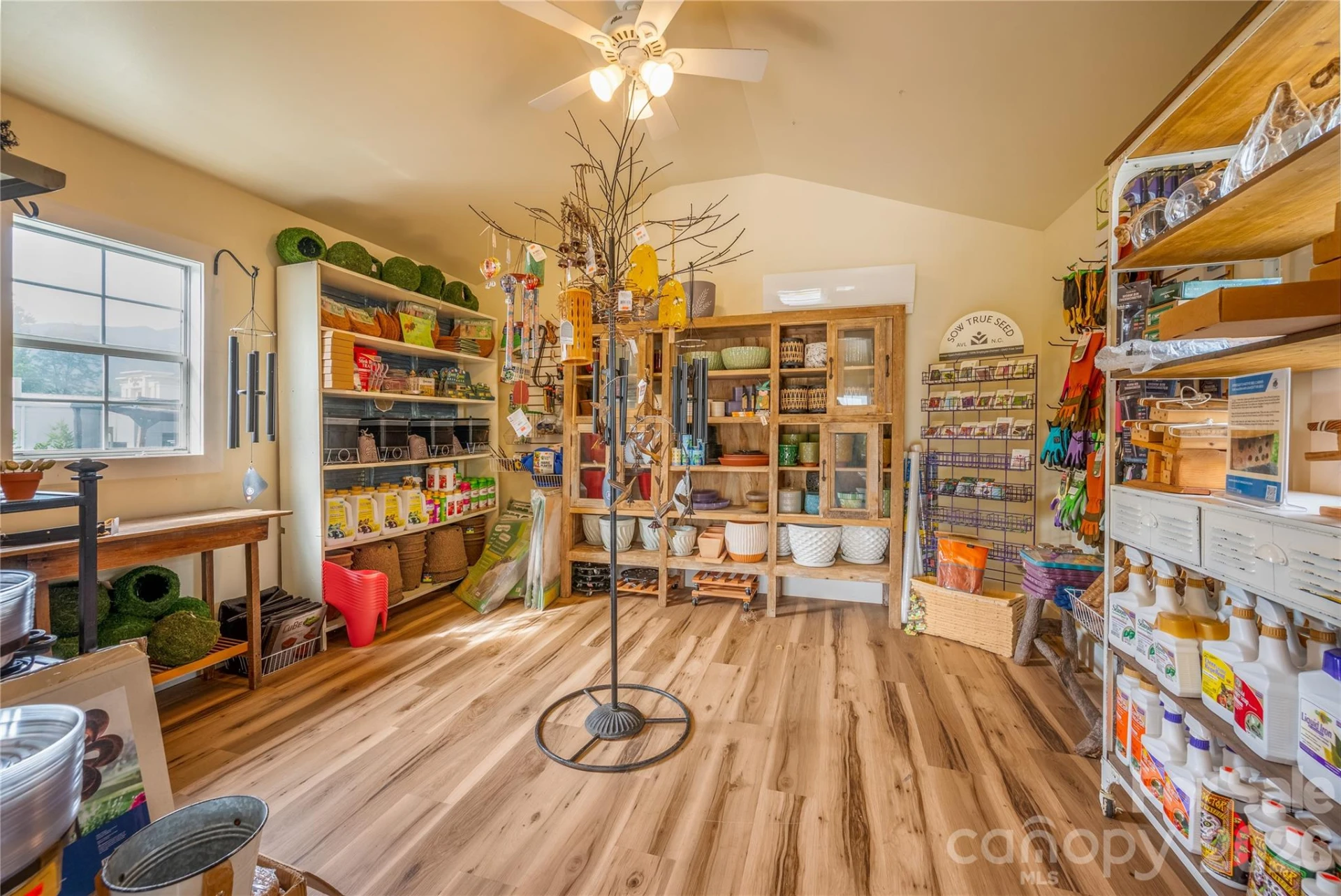 204 Black Mountain Avenue - Photo 9