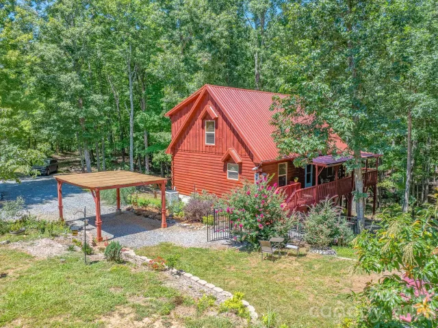257 Adirondack Trail
