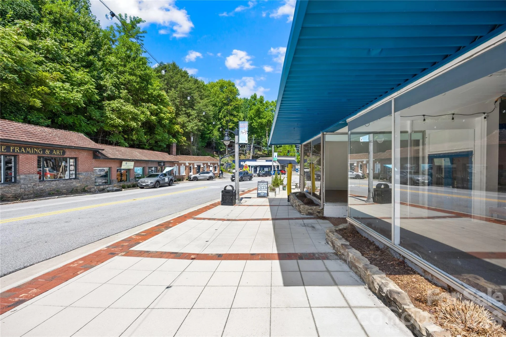 158,148 N Trade Street - Photo 4