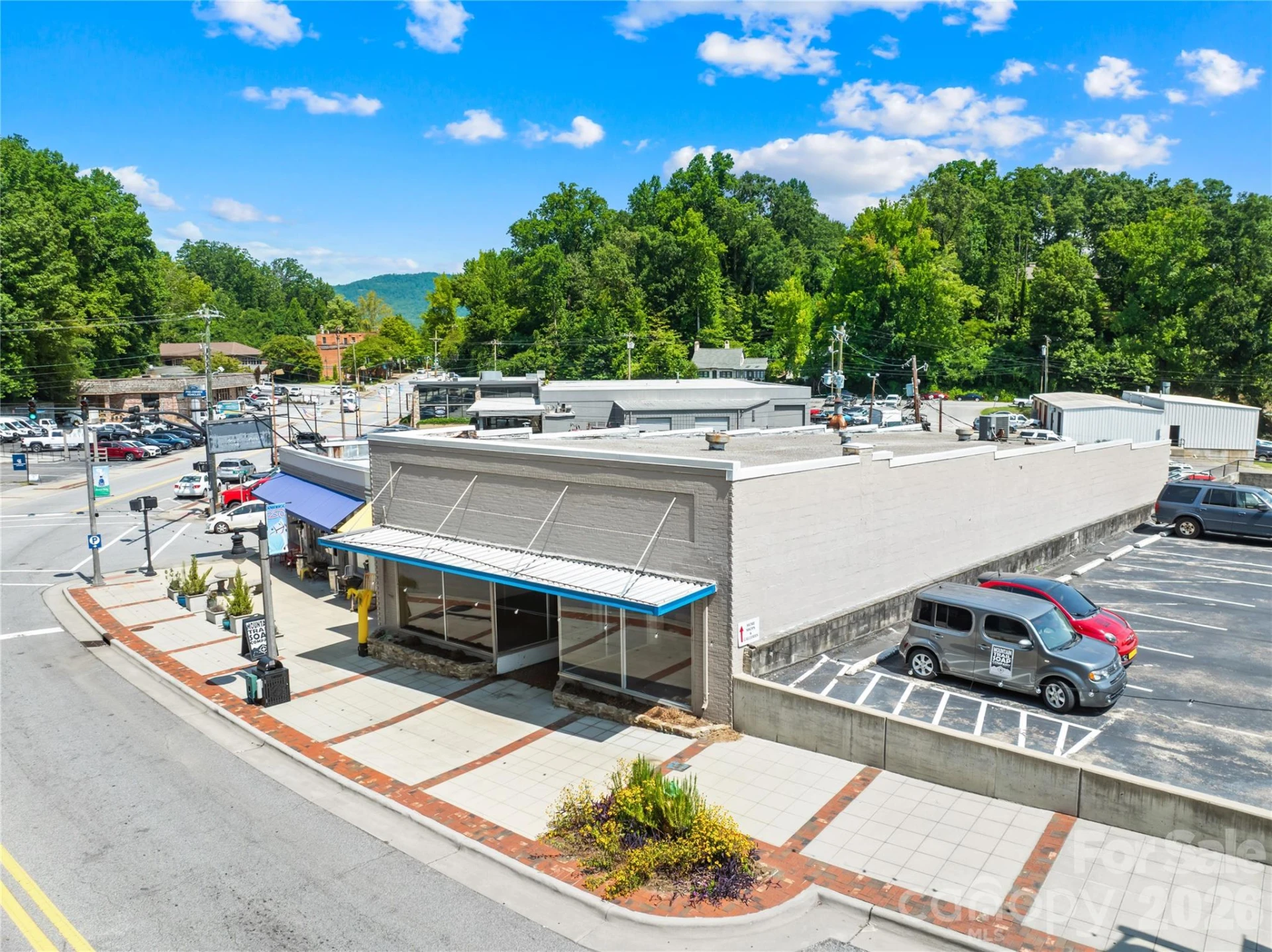 158,148 N Trade Street - Photo 6