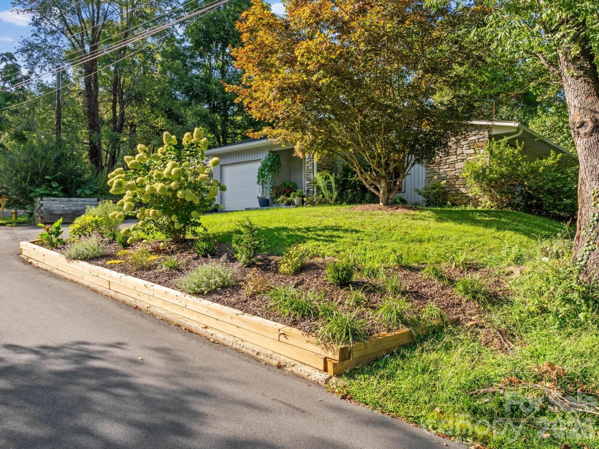 110 Aurora Drive - Photo 3
