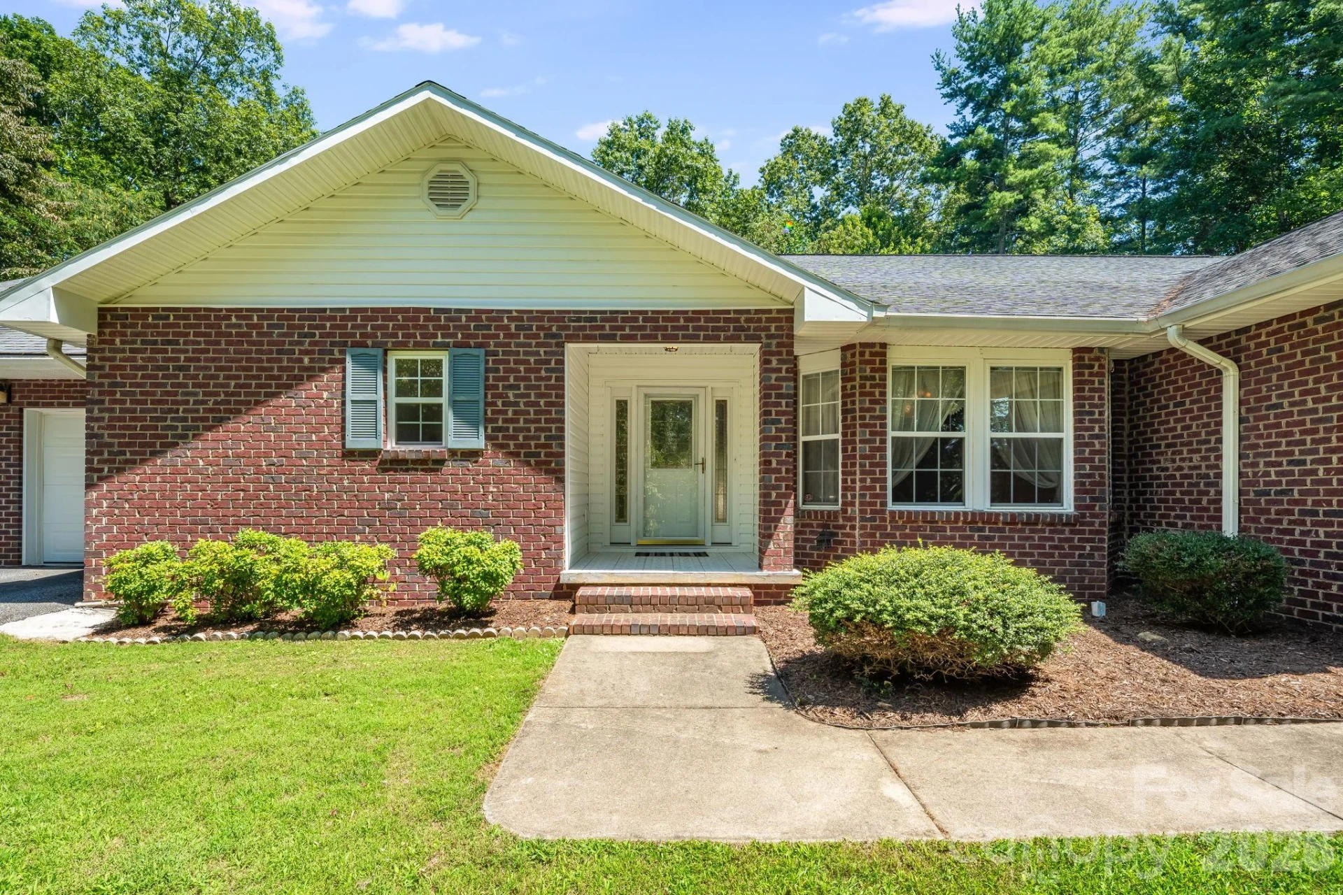 225 Arbor Lane - Photo 2