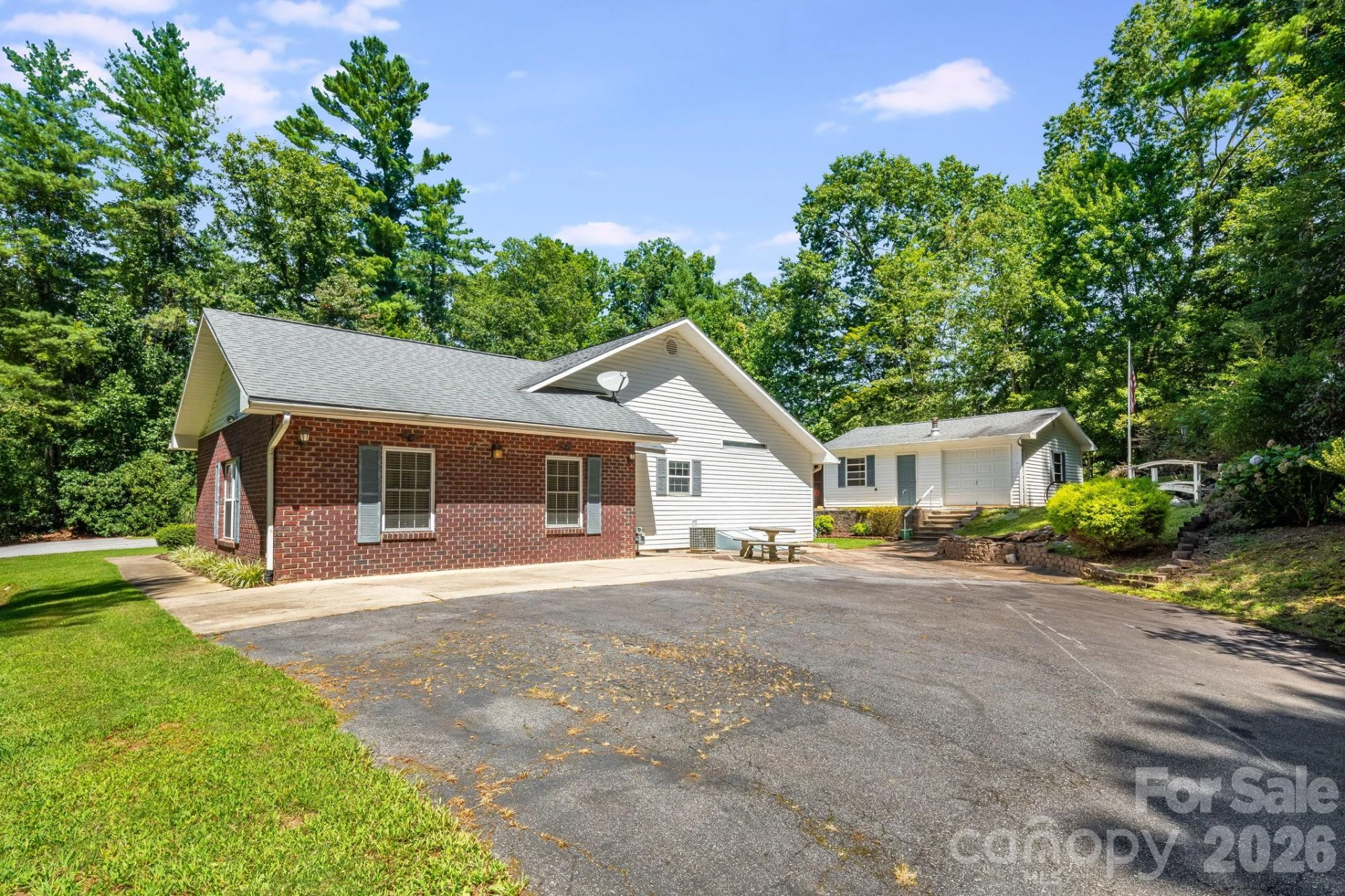 225 Arbor Lane - Photo 3