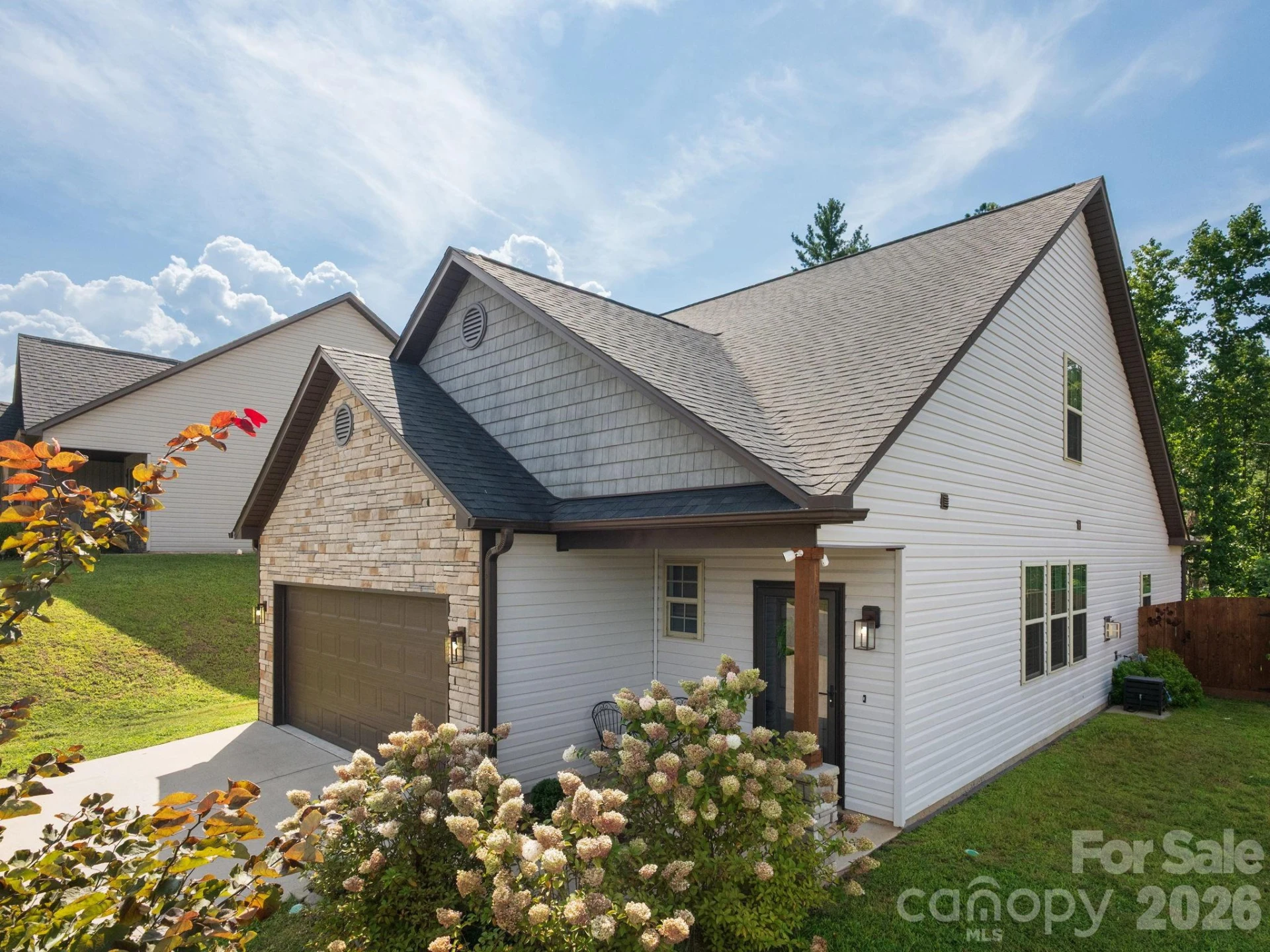 218 Water Leaf Drive - Photo 2