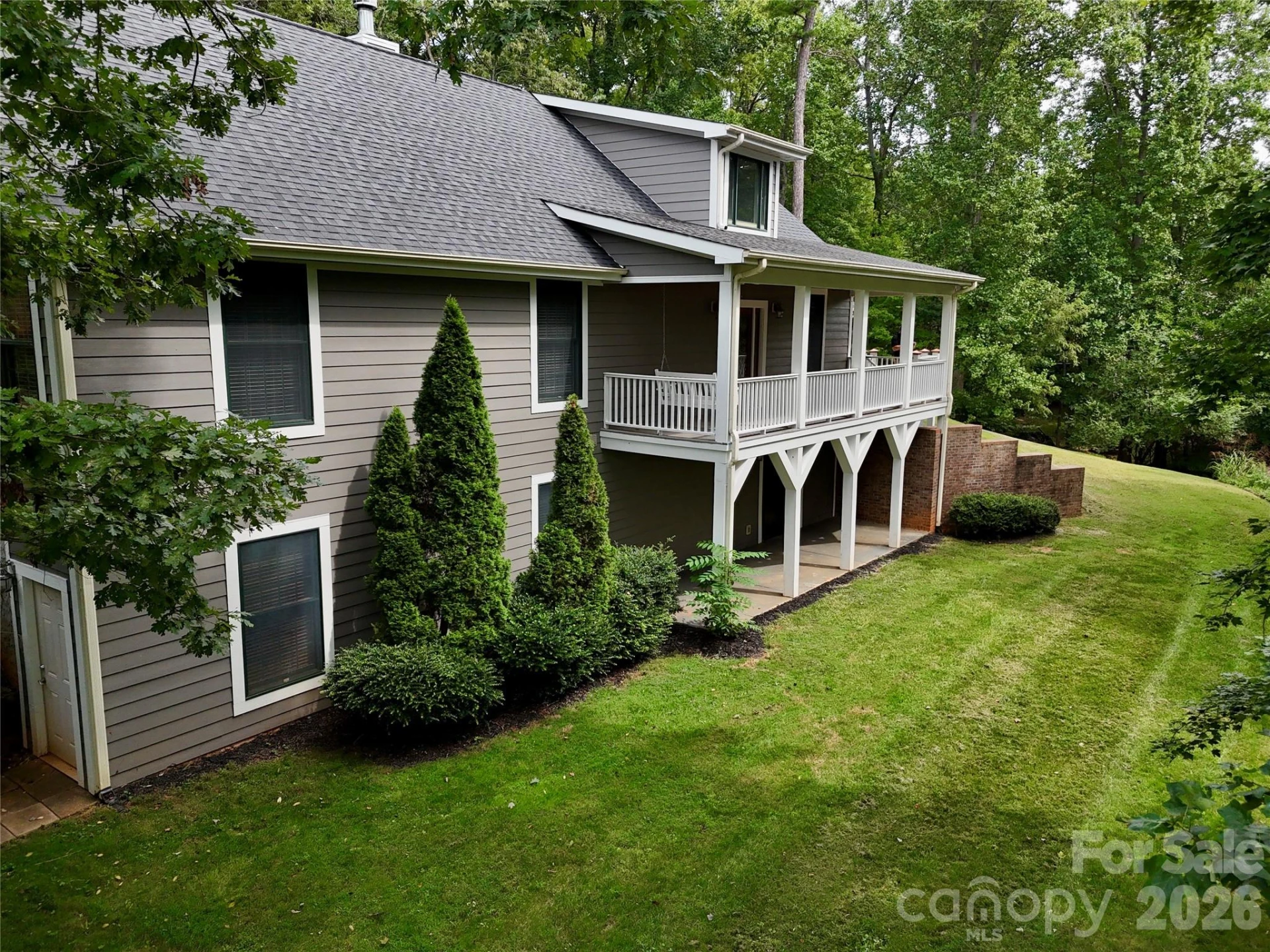 11 Jupiter Hills Drive