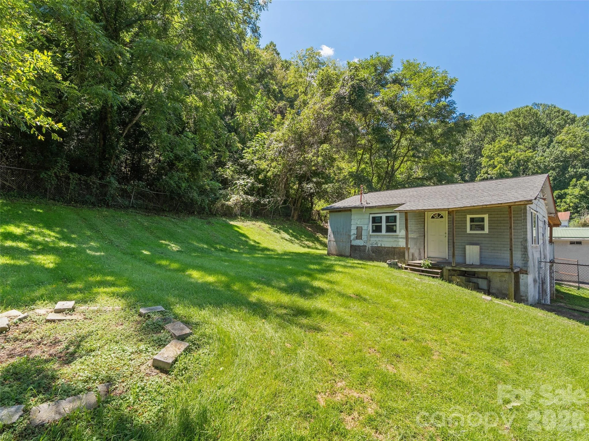 24 Vine Street - Photo 4