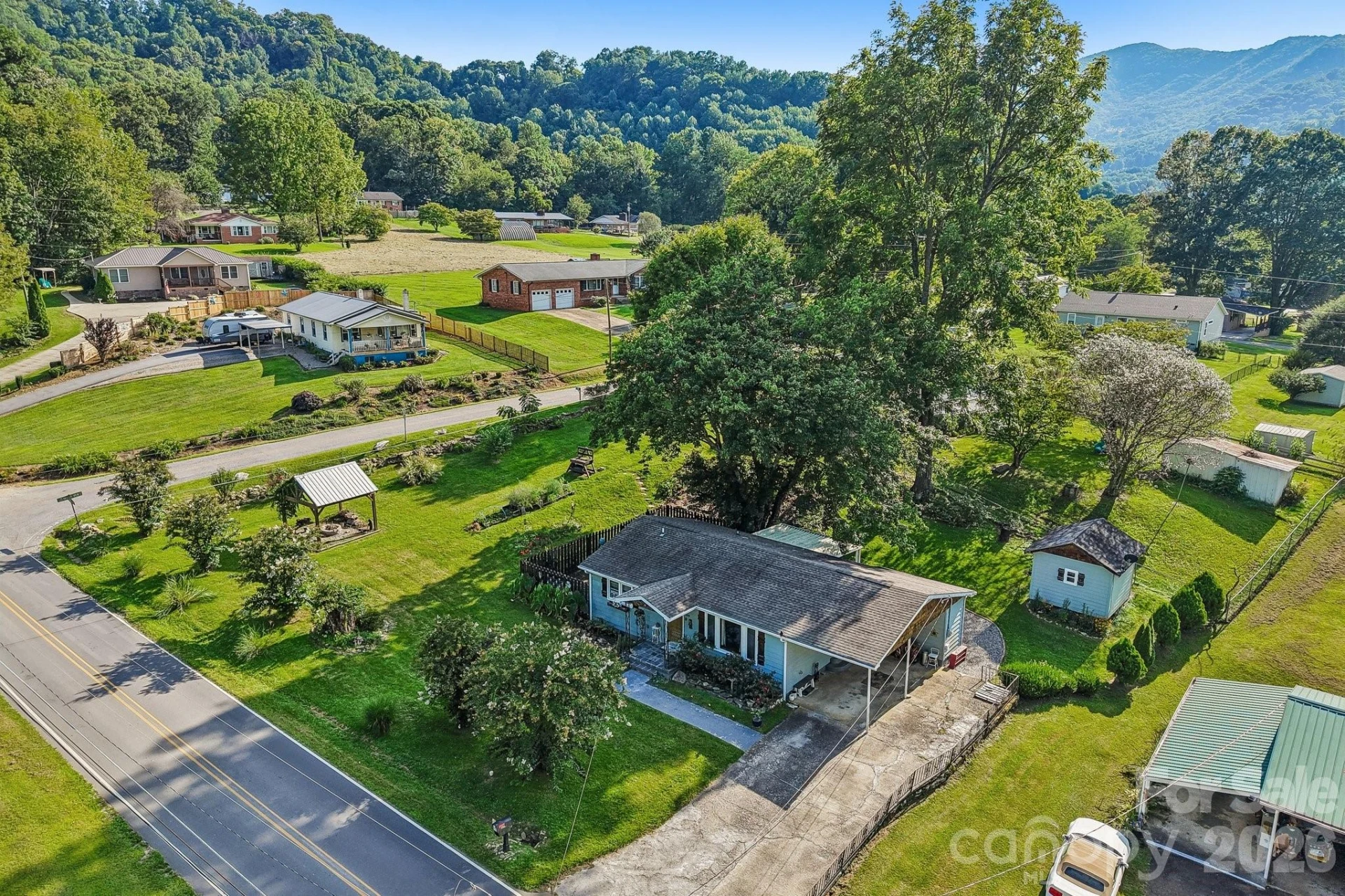 550 Lickstone Road - Photo 3
