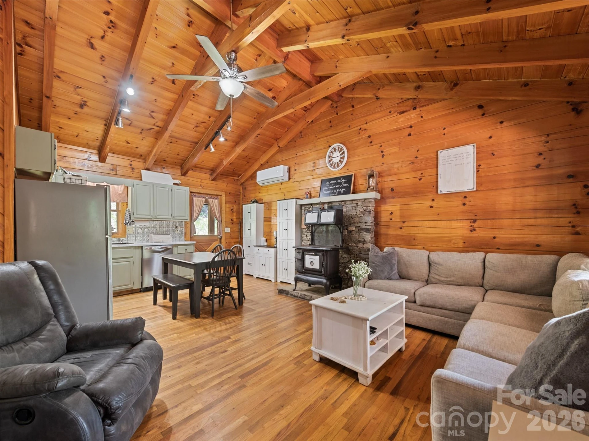 367 Robinson Road - Photo 3