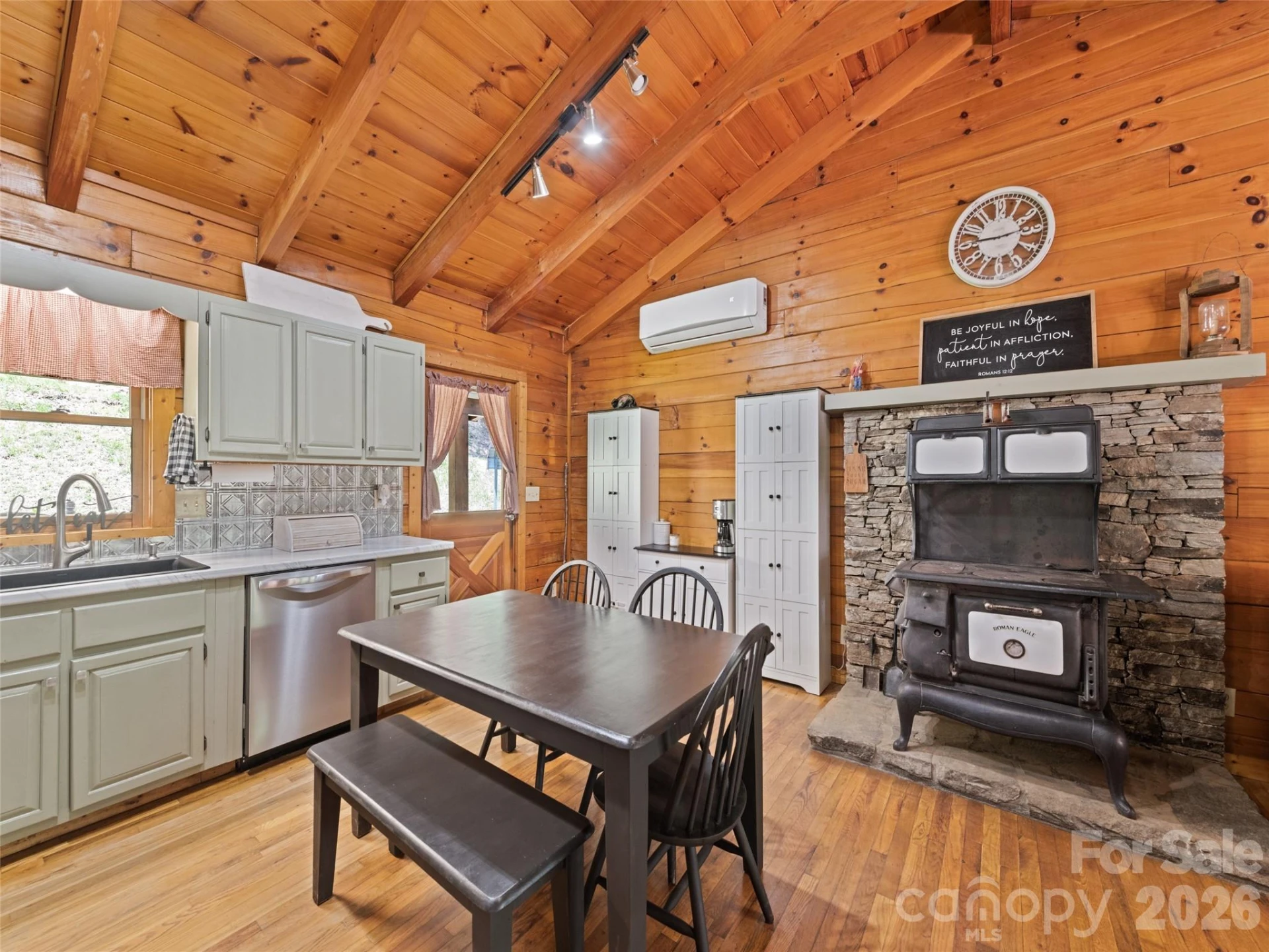 367 Robinson Road - Photo 4