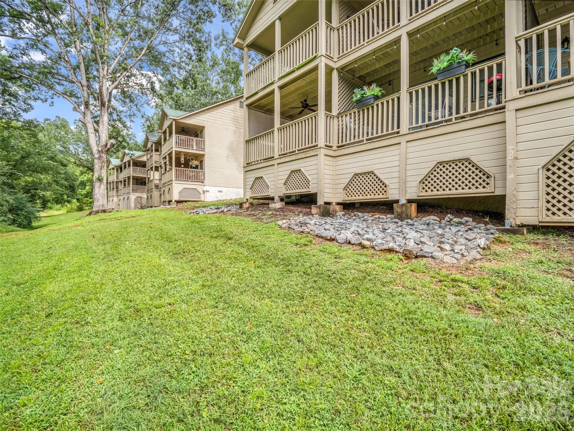 160 Whitney Boulevard #21 - Photo 4