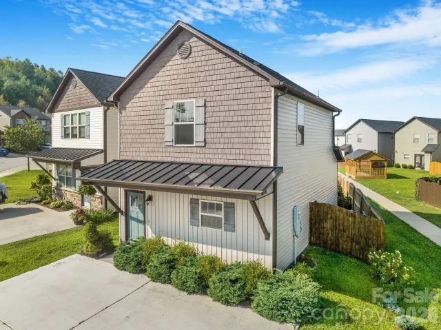 738 Cardwell Lane