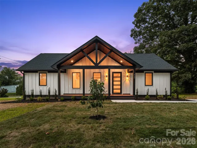 902 Narva Road, Hendersonville, NC, 28792