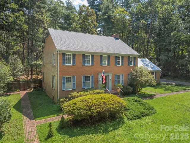 200 Heathcote Road, Hendersonville, NC, 28791