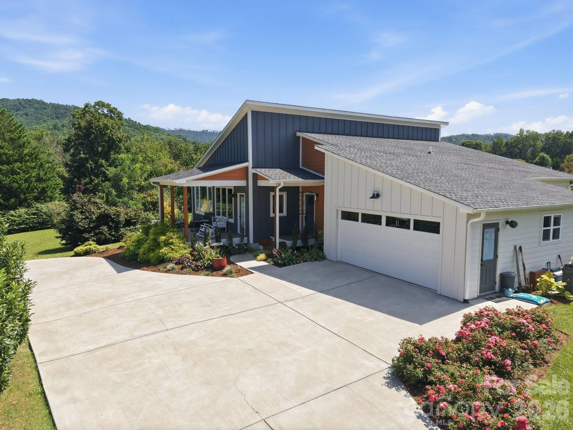 112 Upper Grove Lane - Photo 2