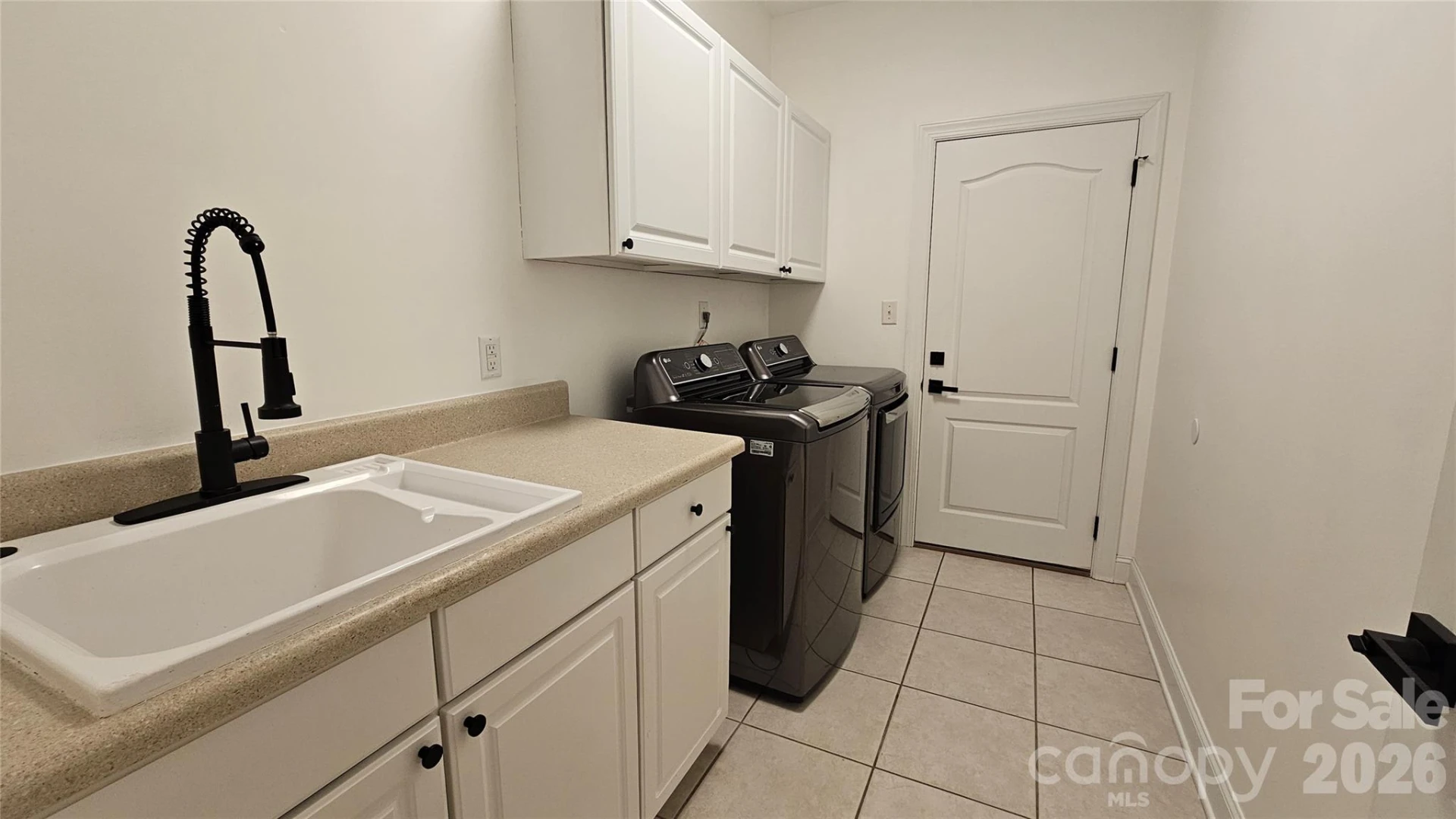 122 Twin Courts Drive - Photo 14
