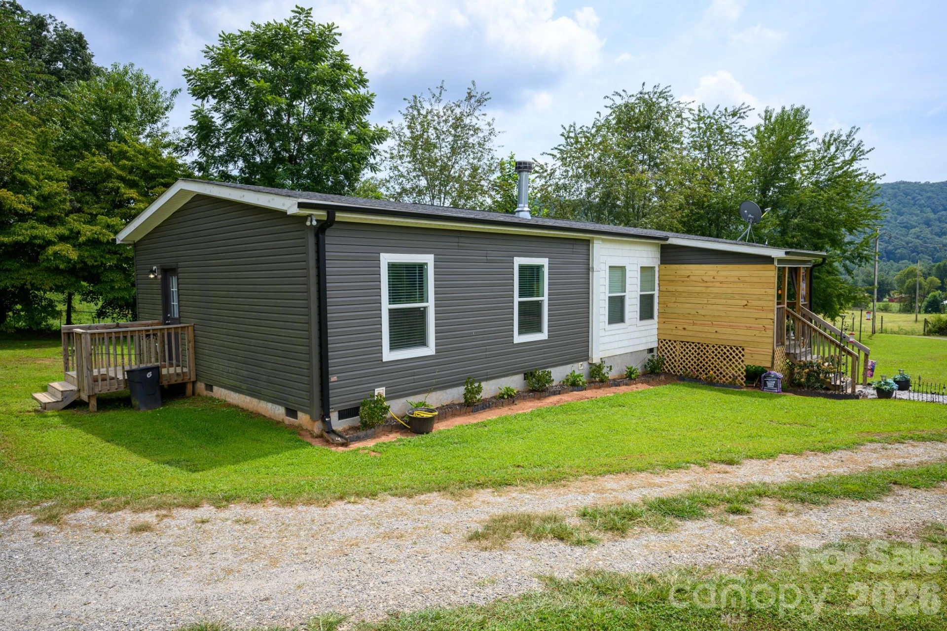 324 Plemmons Place - Photo 2