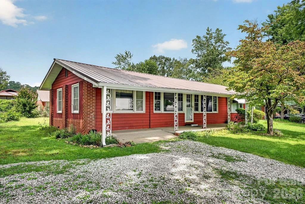 2409 Lucas Street - Photo 4
