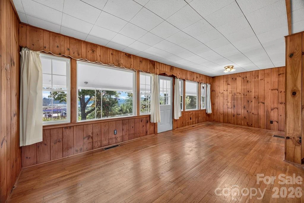 2409 Lucas Street - Photo 10