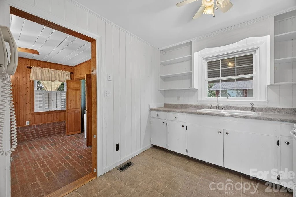 2409 Lucas Street - Photo 18