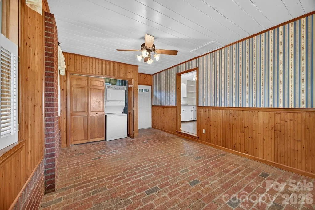 2409 Lucas Street - Photo 20