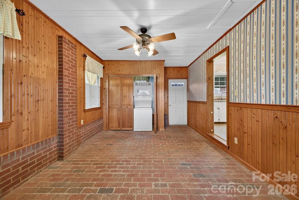 2409 Lucas Street - Photo 21