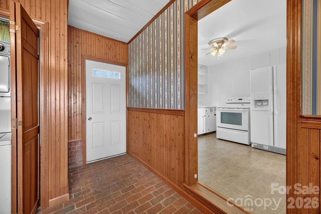 2409 Lucas Street - Photo 24