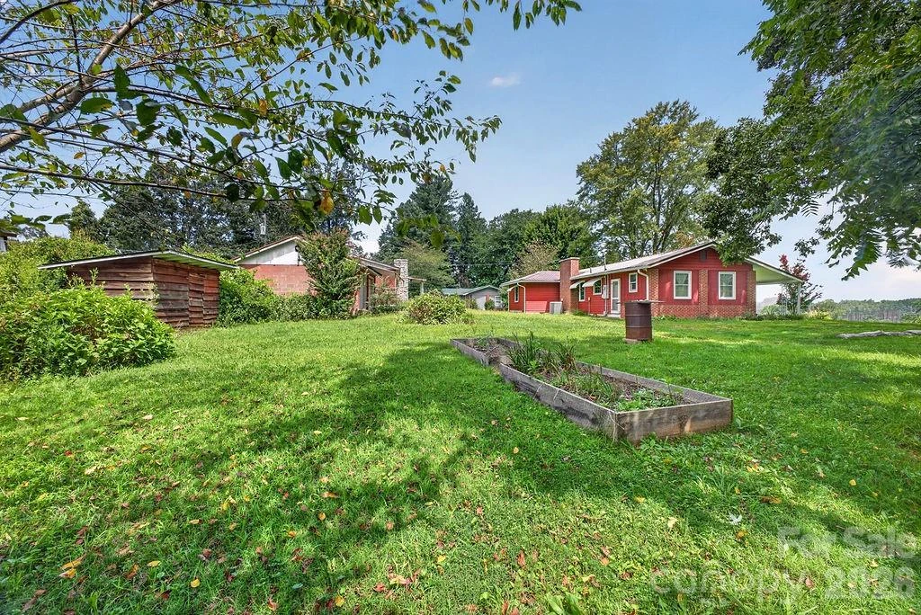 2409 Lucas Street - Photo 35