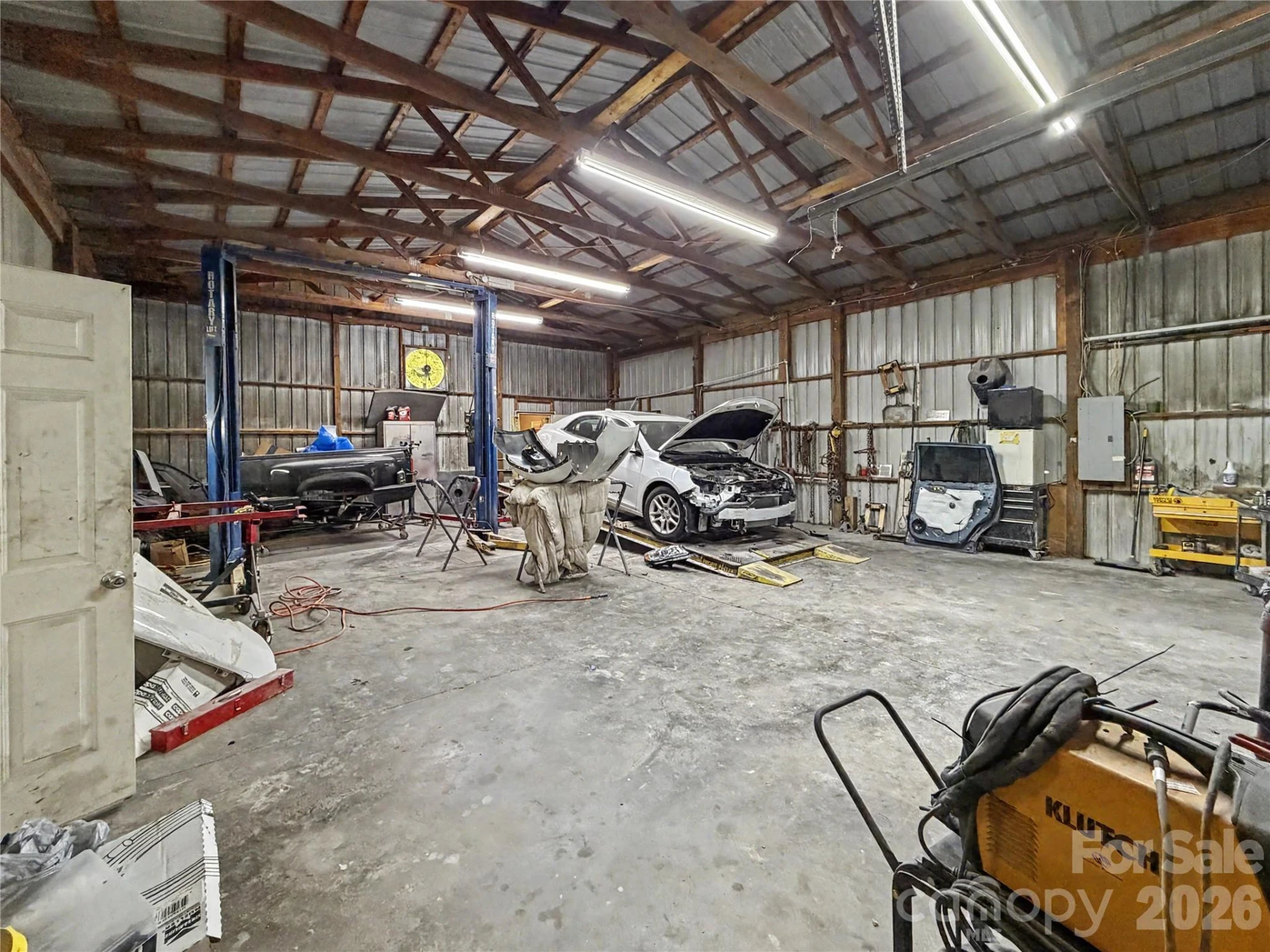 2330 Oakland Road - Photo 11