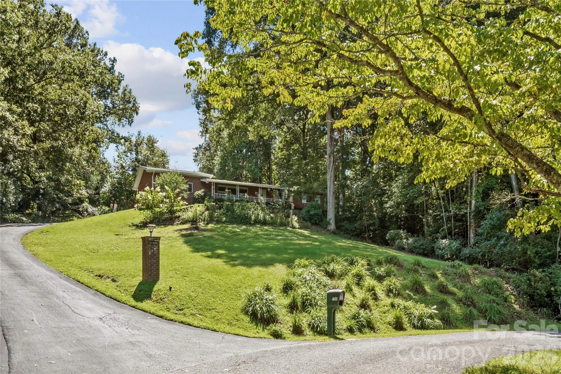 106 Holly Lane