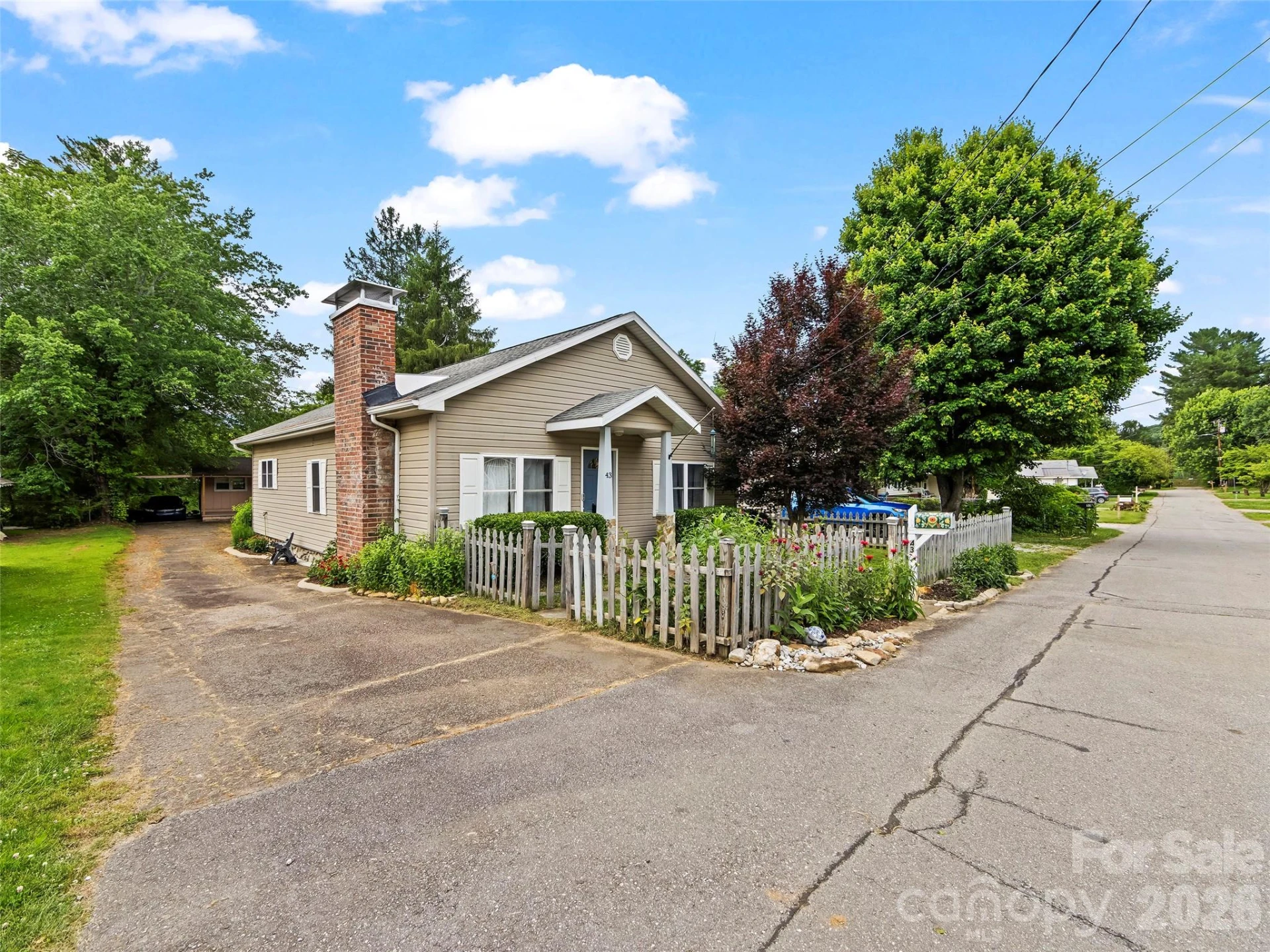 43 Avery Street - Photo 2
