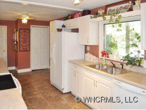 84 Lakeside Drive - Photo 4