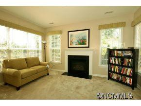 22 Summer Meadow Rd - Photo 3