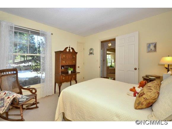 1001 Golden Road - Photo 15