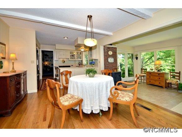 1001 Golden Road - Photo 7