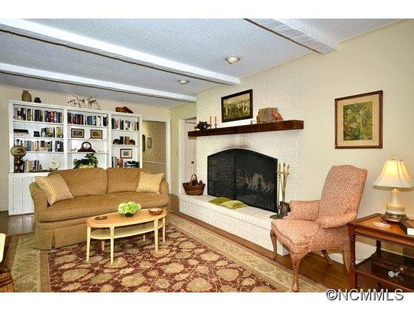 1001 Golden Road - Photo 10