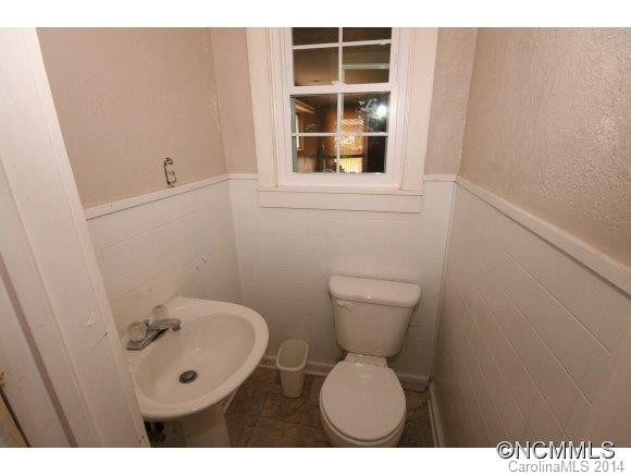1796 Old Haywood Rd - Photo 15