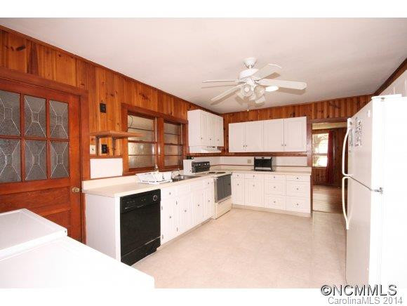 1796 Old Haywood Rd - Photo 8