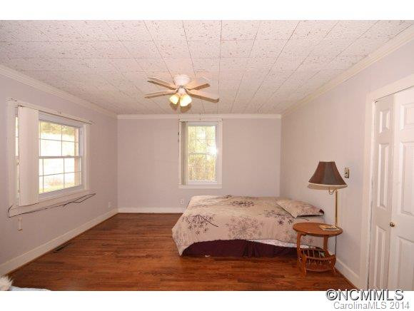 1796 Old Haywood Rd - Photo 9