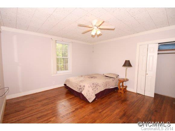 1796 Old Haywood Rd - Photo 10