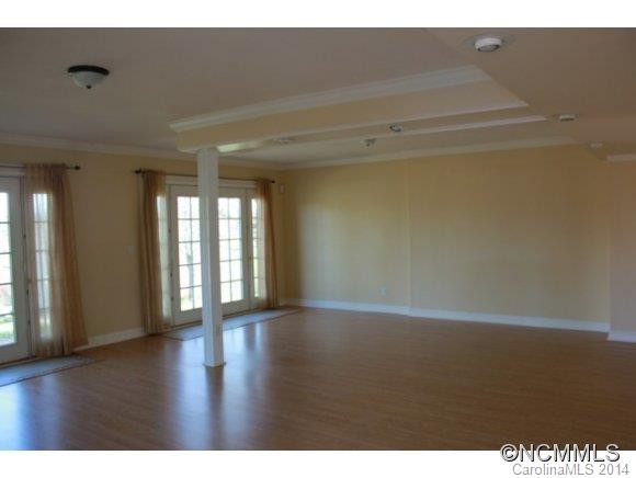214 Burma Road W. - Photo 3