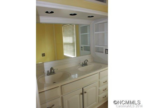 214 Burma Road W. - Photo 4