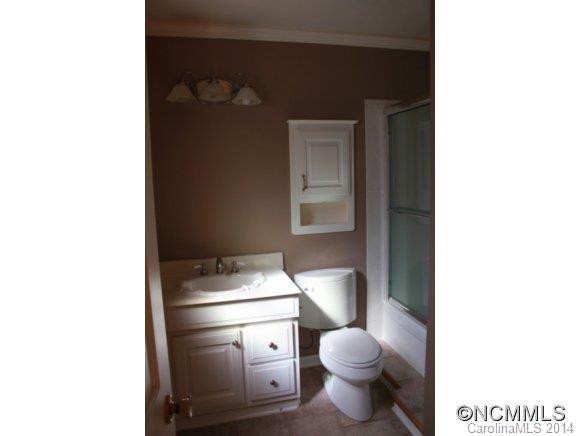214 Burma Road W. - Photo 9