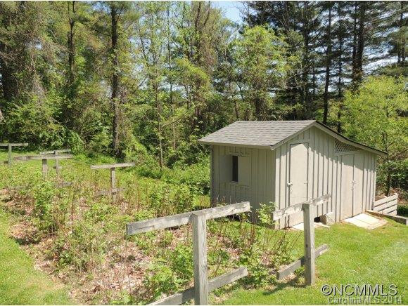 242 N Hills Drive - Photo 17