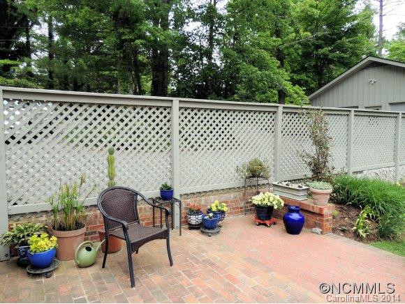 242 N Hills Drive - Photo 18