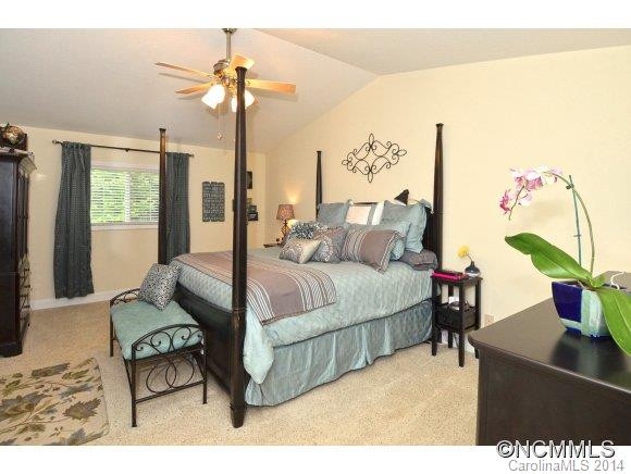 27 Holiday Dr. - Photo 12